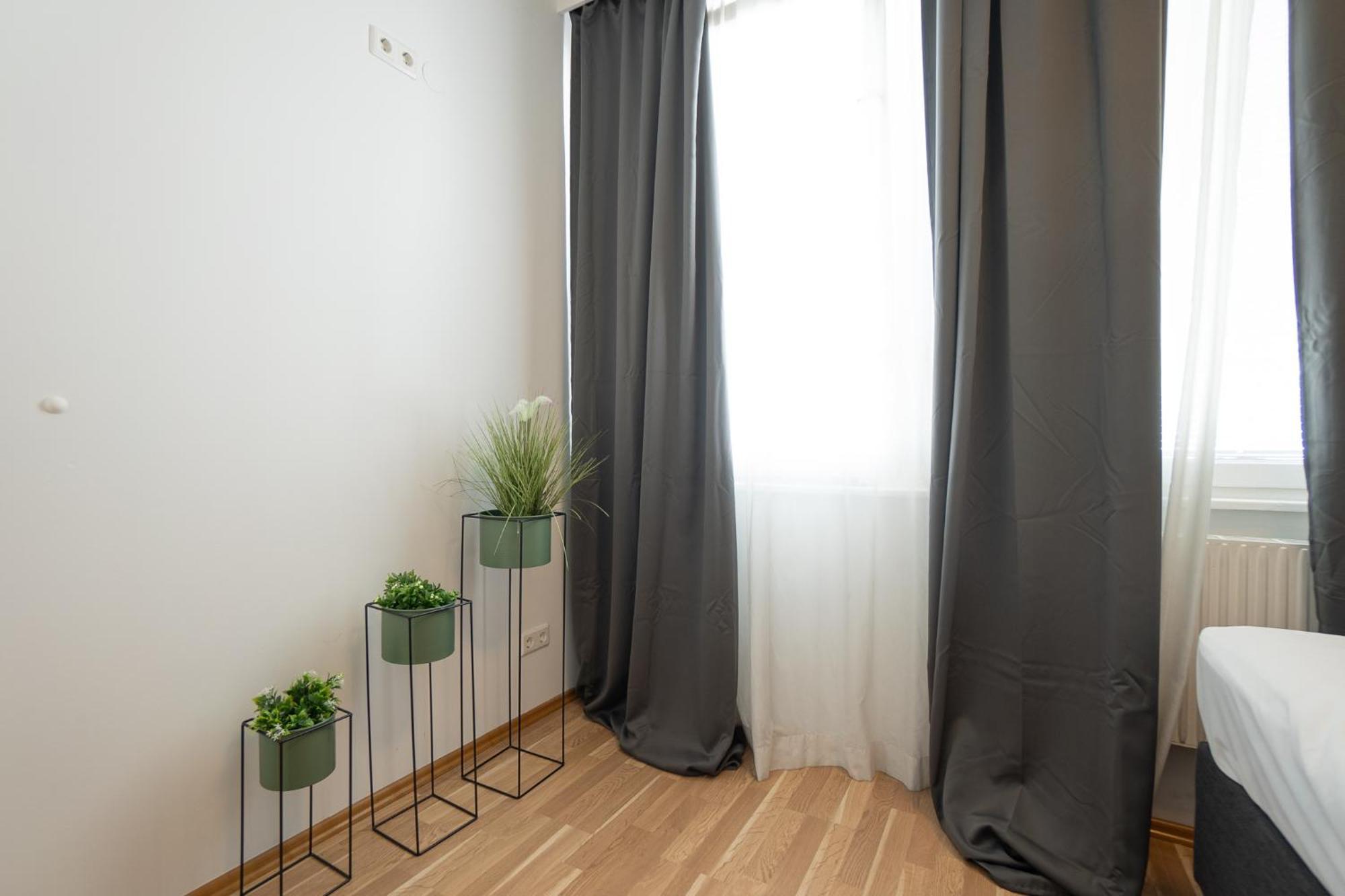 Charming With Balcony, Close To Stephansdom Cathedral Apartment Wien